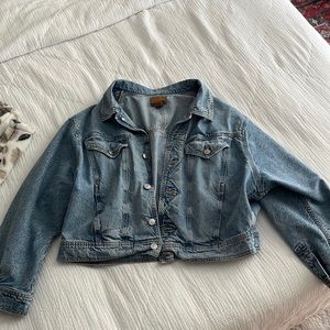 Cropped American Eagle Denim Jacket - Light Wash women’s XL